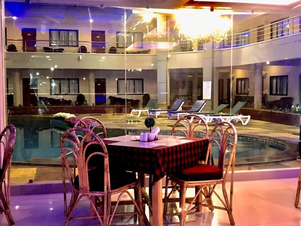 The Center Court Resort & Spa Varca Buitenkant foto