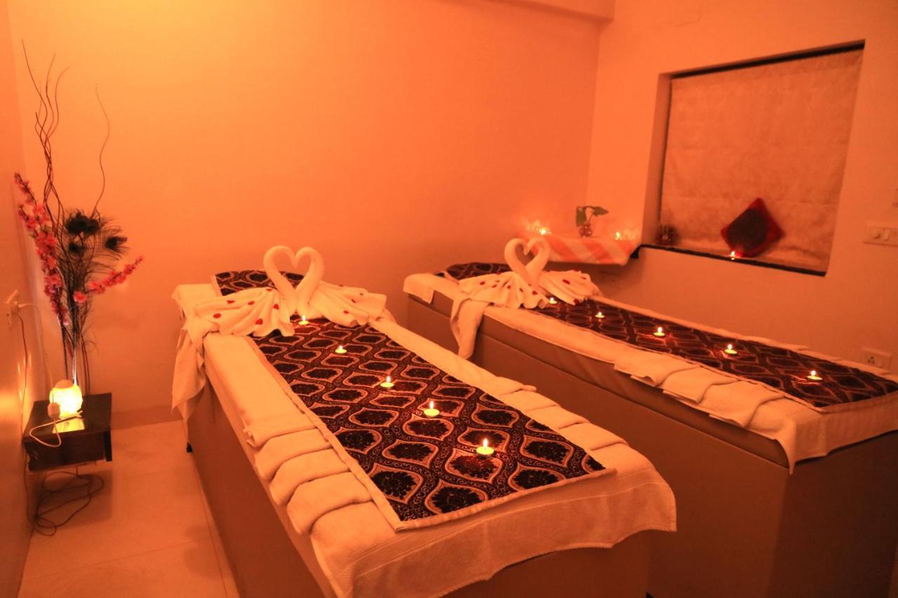 The Center Court Resort & Spa Varca Buitenkant foto